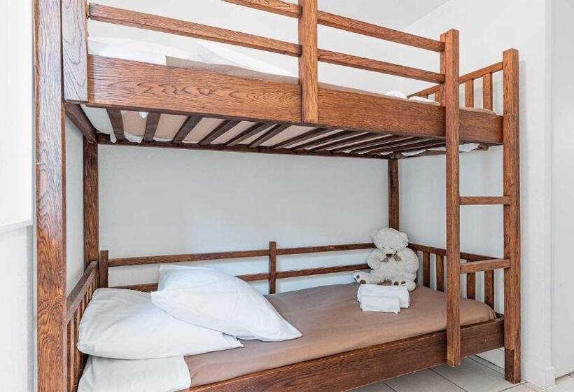 스탠다드 스튜디오, Madame Vacances Les Rives Marines