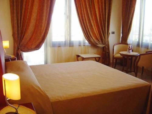 اتاق استاندارد, Ranch Palace