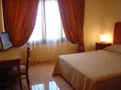 اتاق استاندارد سه نفره, Ranch Palace