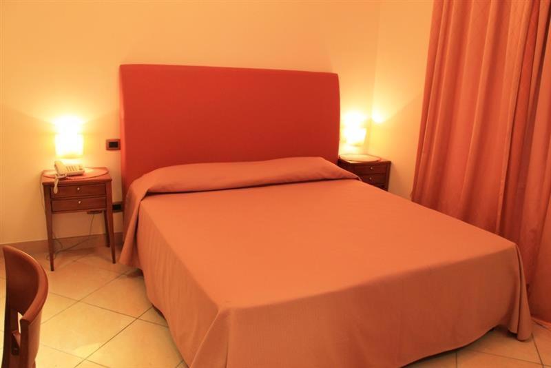 اتاق اکونومی, Ranch Palace