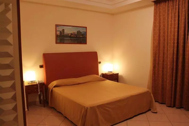 اتاق اکونومی, Ranch Palace