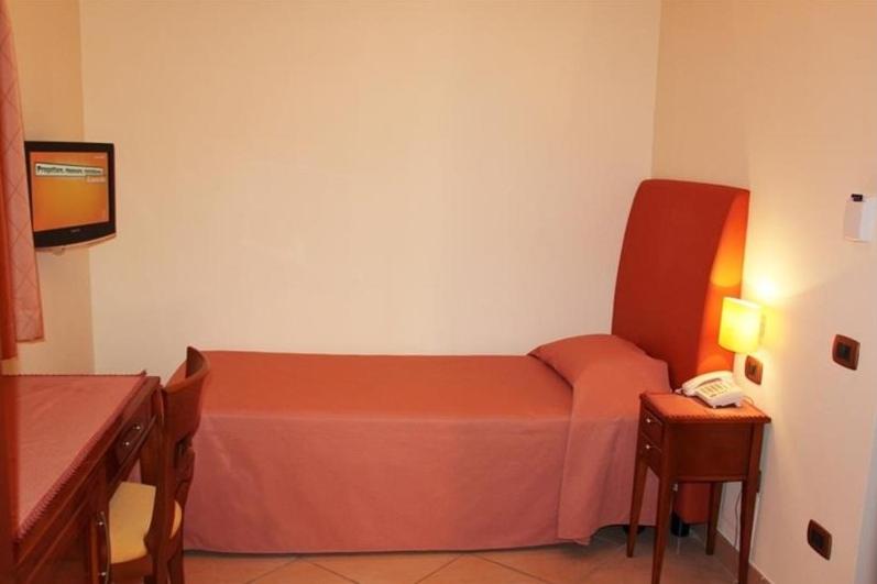اتاق اکونومی یک تخته, Ranch Palace