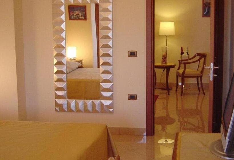 سوییت با چشم‌انداز استخر, Ranch Palace