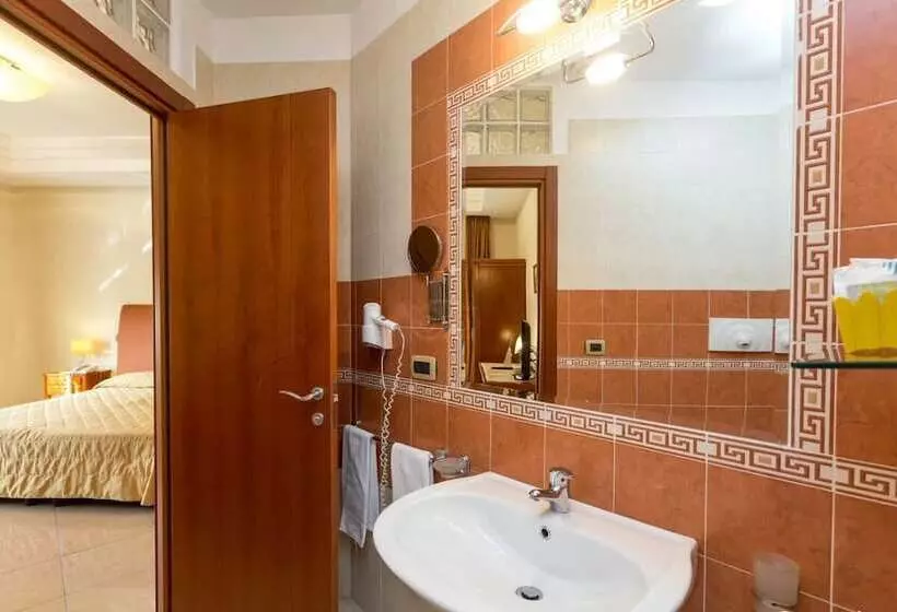 اتاق استاندارد سه نفره, Ranch Palace