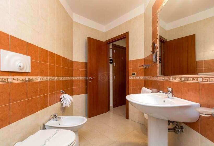 اتاق استاندارد چهار تخته, Ranch Palace