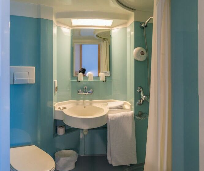 スタンダードトリプルルーム, Reseda