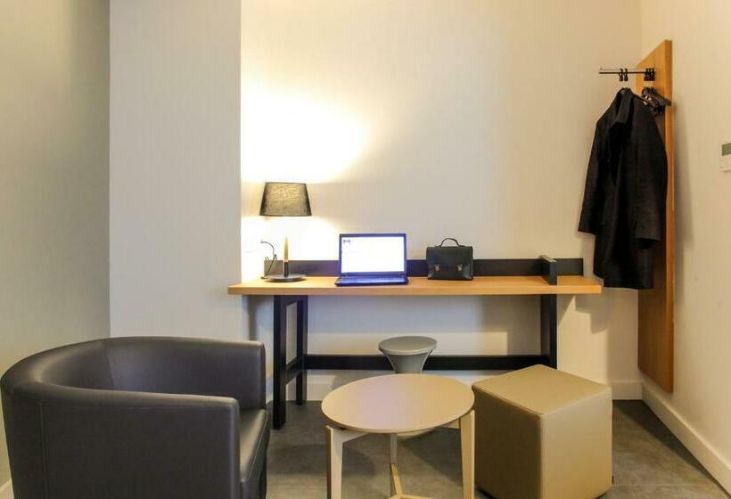 Habitació Executiva, Reseda