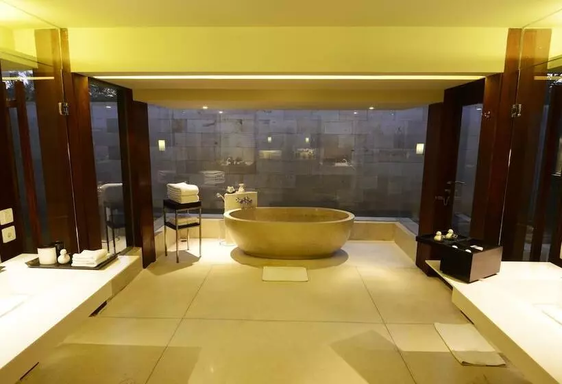 2 Bedroom Apartment with Pool, The Bale Nusa Dua By Lifestyleretreats