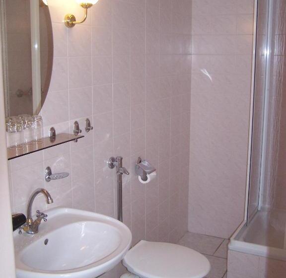 标准三人间, Wellness Hotel Central