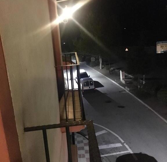 バルコニー付きスタンダードトリプルルーム, Balcón De Los Montes