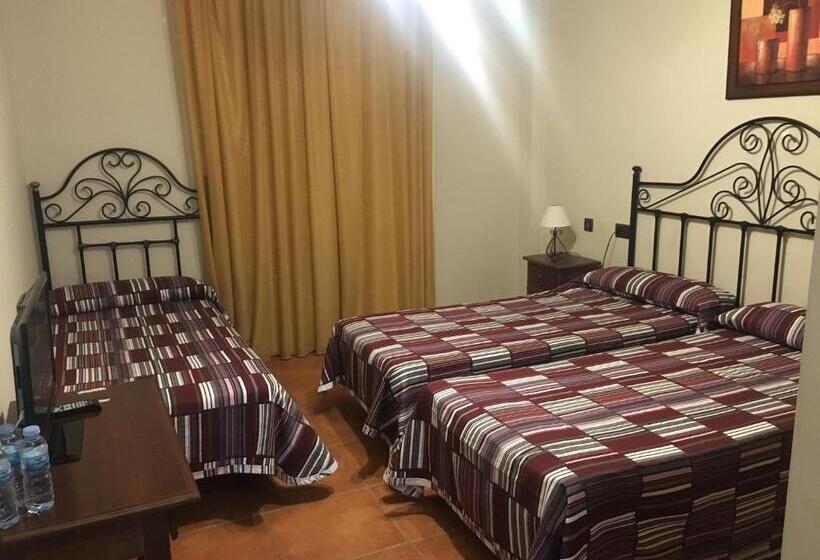 バルコニー付きスタンダードトリプルルーム, Balcón De Los Montes