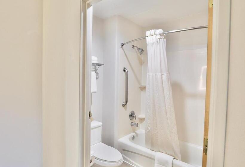 Deluxe Suite King Bed, Baymont By Wyndham Tucson Airport