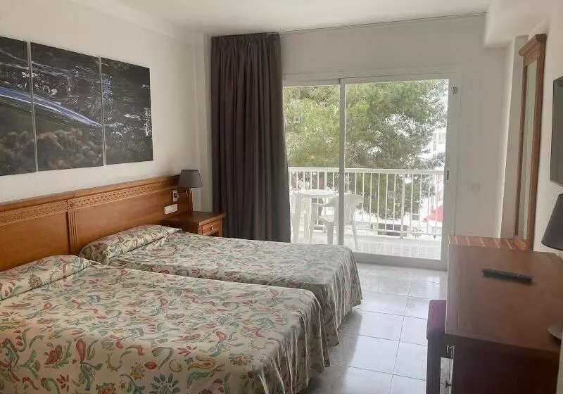 اتاق استاندارد با چشم‌انداز استخر, Bluesea Coral Beach