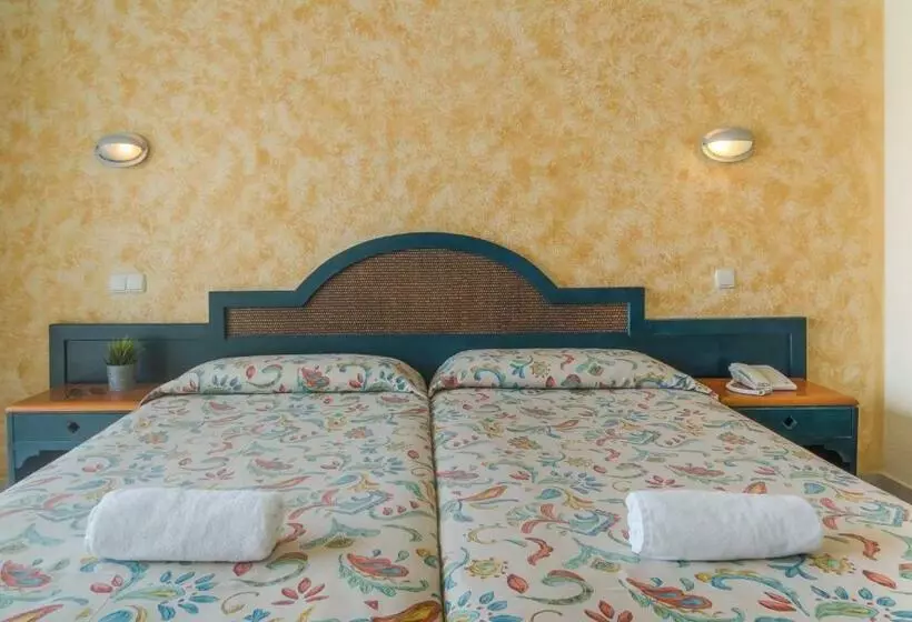 اتاق استاندارد سه نفره, Bluesea Coral Beach