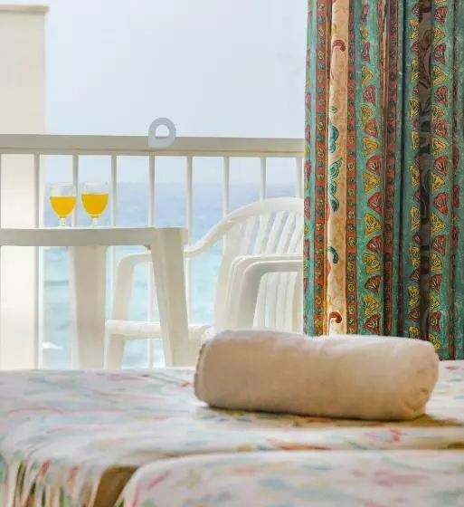 اتاق استاندارد سه نفره, Bluesea Coral Beach