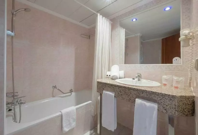اتاق استاندارد با چشم‌انداز استخر, Bluesea Coral Beach