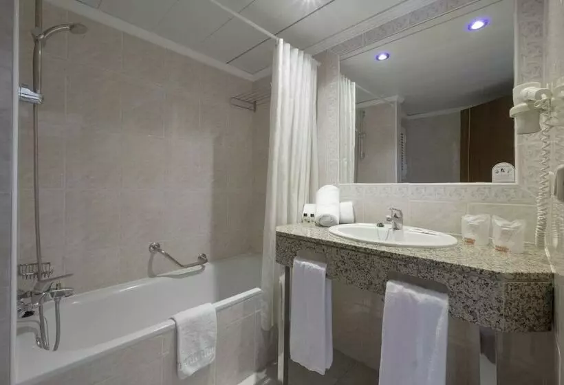 اتاق استاندارد با چشم‌انداز استخر, Bluesea Coral Beach