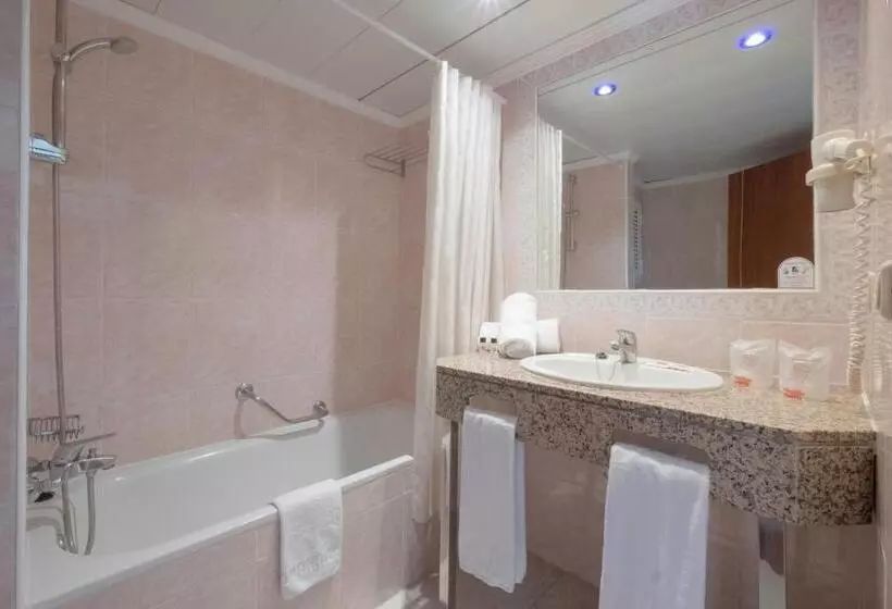 اتاق استاندارد با چشم‌انداز استخر, Bluesea Coral Beach