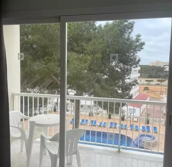اتاق استاندارد با چشم‌انداز استخر, Bluesea Coral Beach