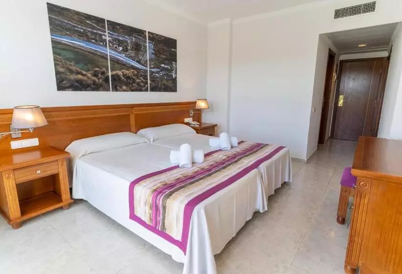 اتاق استاندارد با چشم‌انداز استخر, Bluesea Coral Beach