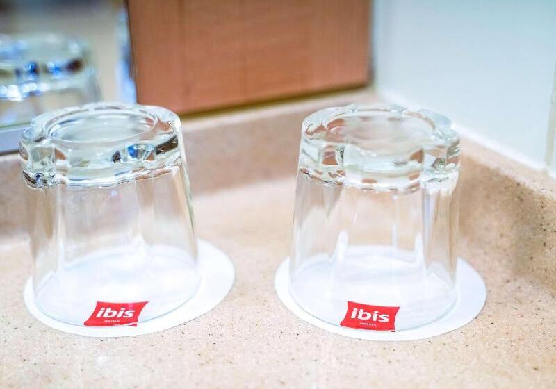 스탠다드 룸 더블 침대, Ibis Győr