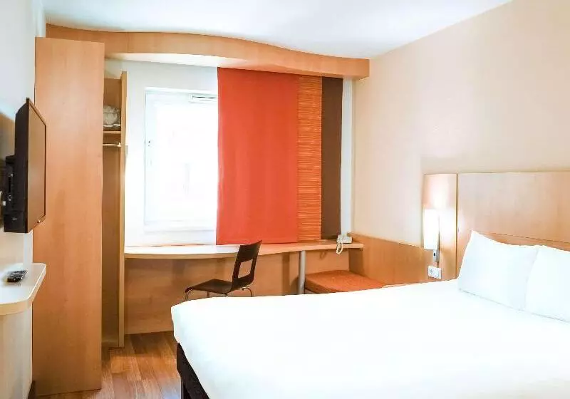 ダブルベッドスタンダードルーム, Ibis Győr