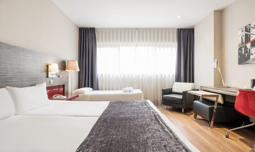 اتاق استاندارد سه نفره, Ilunion Barcelona