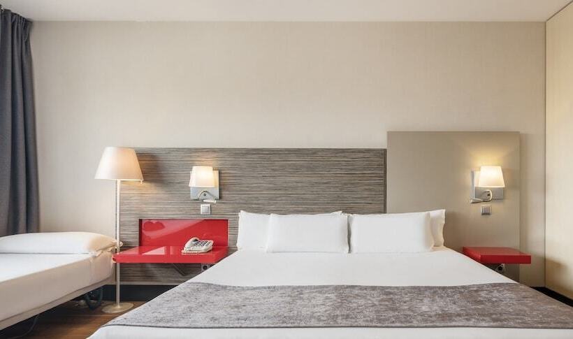 اتاق استاندارد سه نفره, Ilunion Barcelona