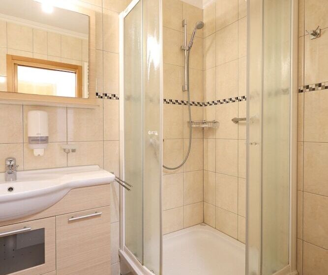 标准间侧面带海景, Lucija