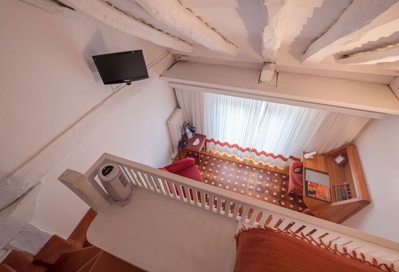 复式房间, Posada Santa Maria La Real