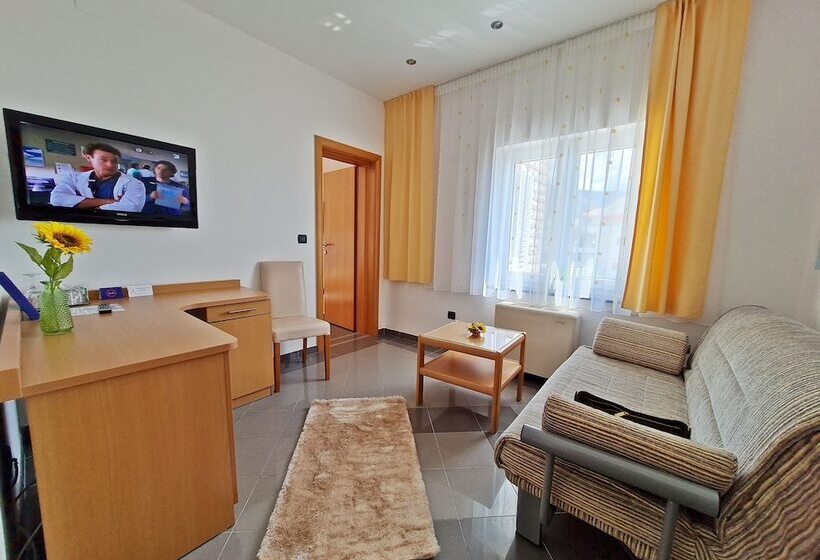 סוויטה צדדית נוף לים, Sunce