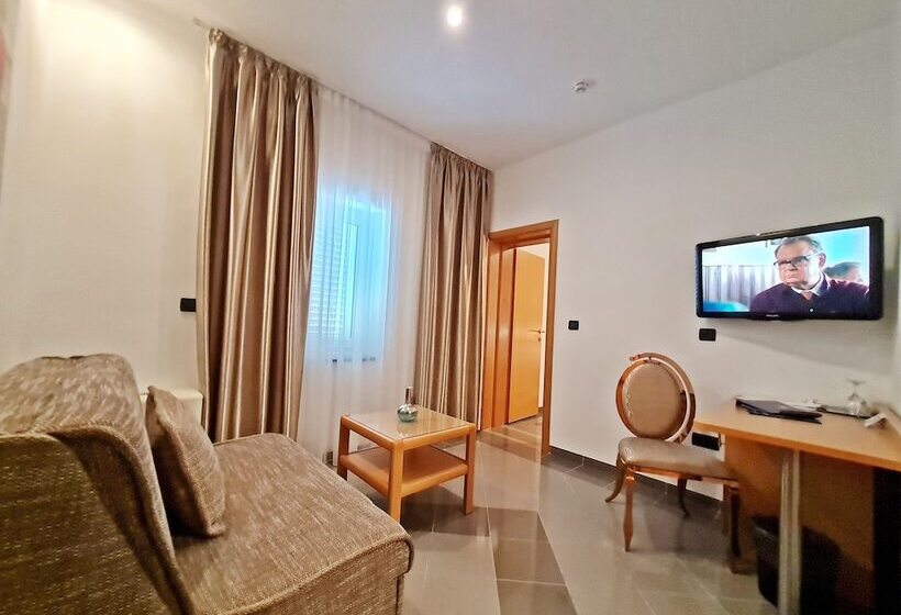 סוויטה צדדית נוף לים, Sunce