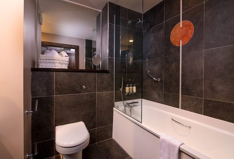 סוויטה דלוקס, The Twelve