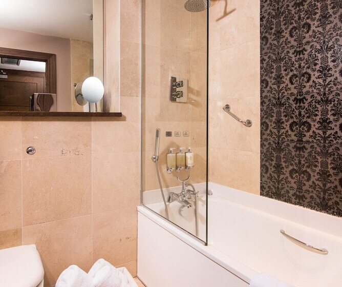 סוויטה דלוקס, The Twelve