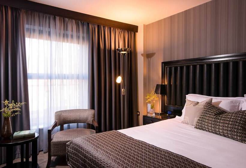 סוויטה דלוקס, The Twelve