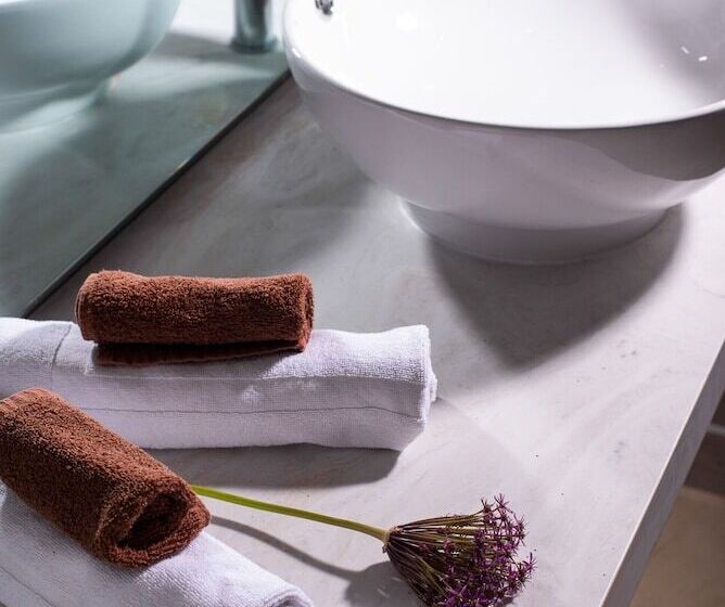 סוויטה נשיאותית, The Twelve