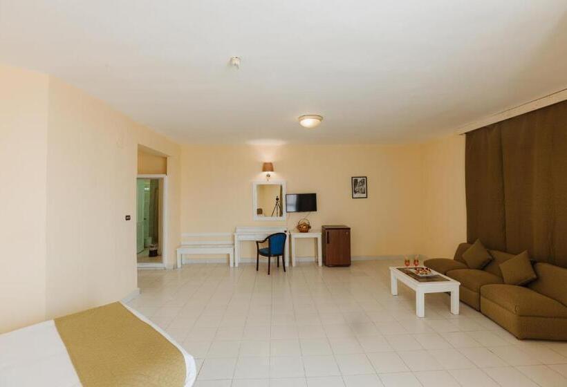 اتاق استاندارد با چشم‌انداز دریا, Empire Hotel Aqua Park