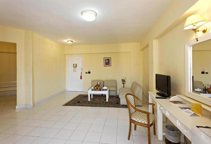 اتاق استاندارد با چشم‌انداز دریا, Empire Hotel Aqua Park