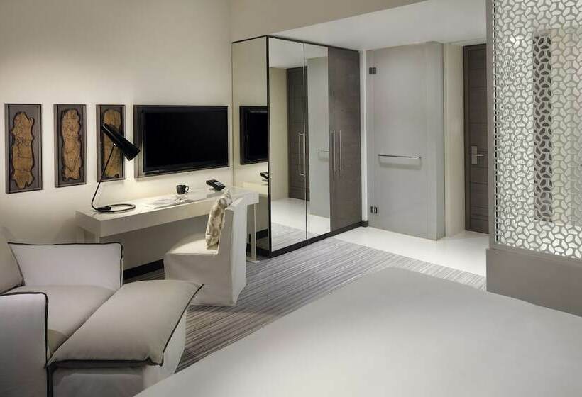 اتاق لوکس با چشمانداز استخر, Boulevard, Autograph Collection