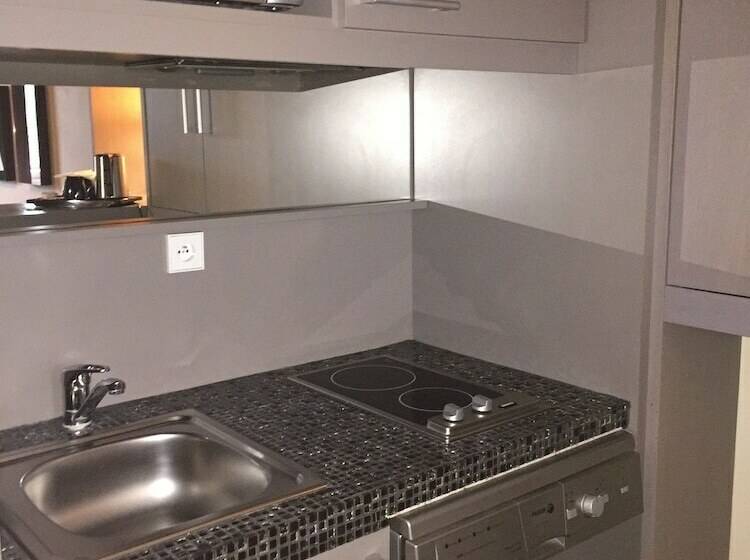 جناح جونيور, Standing Hotel Suites By Actisource