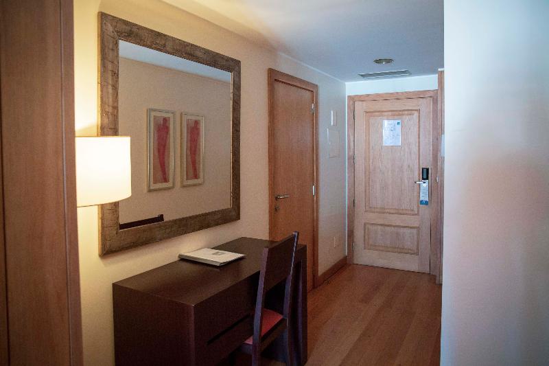 استودیوی استاندارد, Apartamentos Turisticos Atlantida