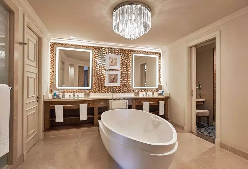 Suite with Terrace, Atlantis, The Palm