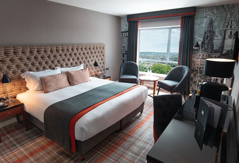 غرفة تنفيذية, The Montenotte