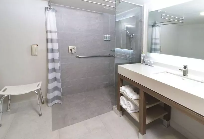 اتاق استاندارد با 2 تخت دوبل, Courtyard Monterrey Airport