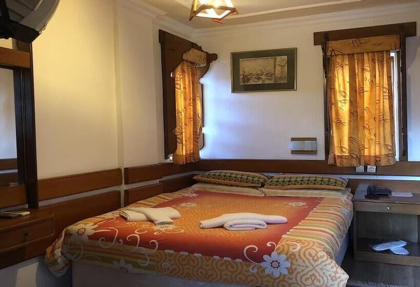 اتاق استاندارد, Karyatit Kaleici