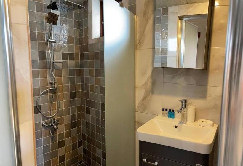 اتاق استاندارد یک نفره, Karyatit Kaleici