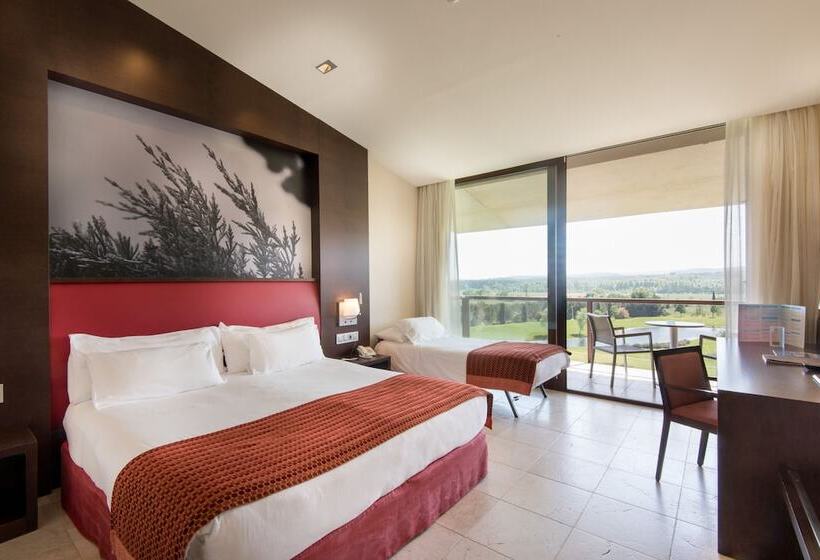 חדר סטנדרט לשלושה, Mas Solà