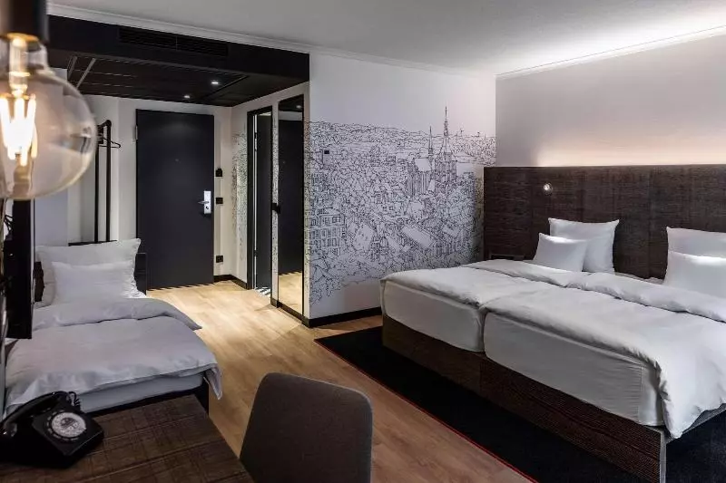 اتاق استاندارد سه نفره, Pentahotel Rostock