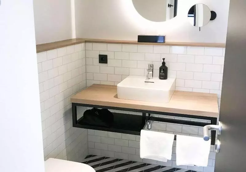 اتاق استاندارد سه نفره, Pentahotel Rostock