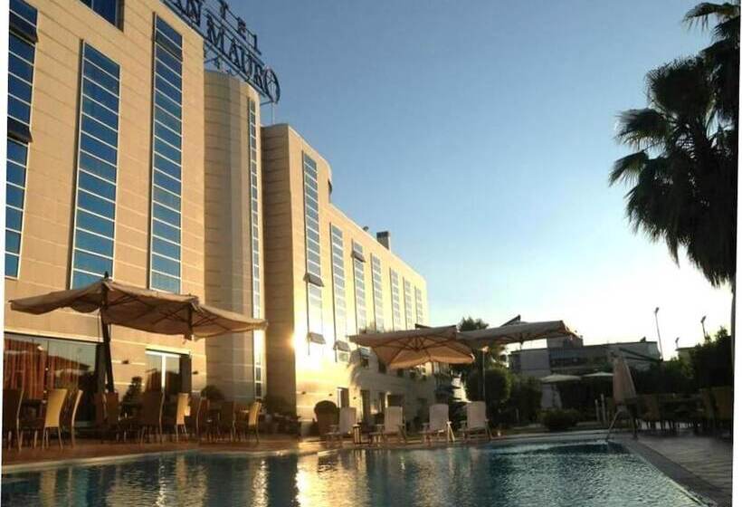 חדר סטנדרט לשלושה, San Mauro